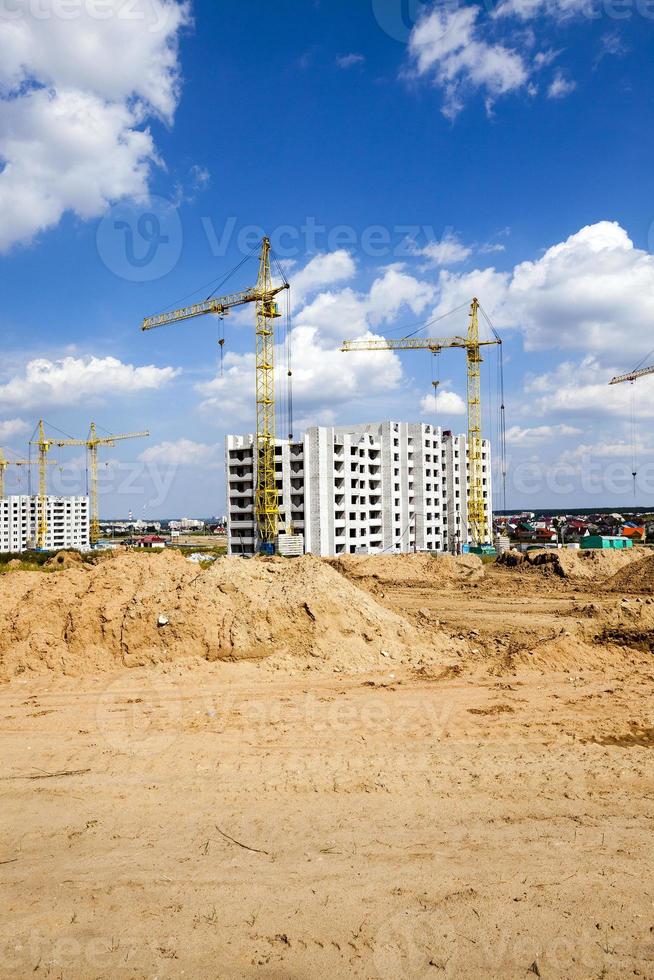 new construction in a city photo