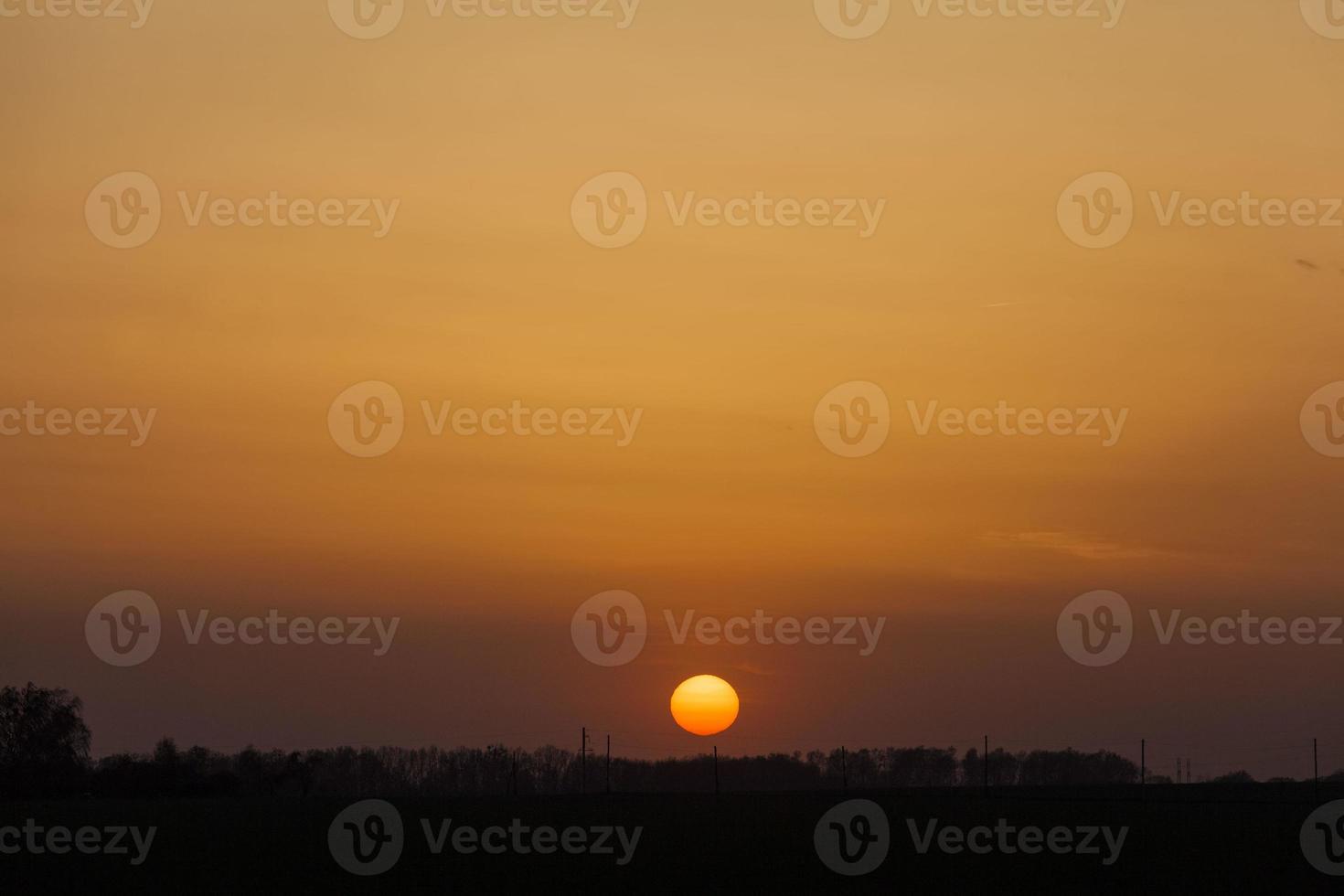 paisaje durante el atardecer o el amanecer foto