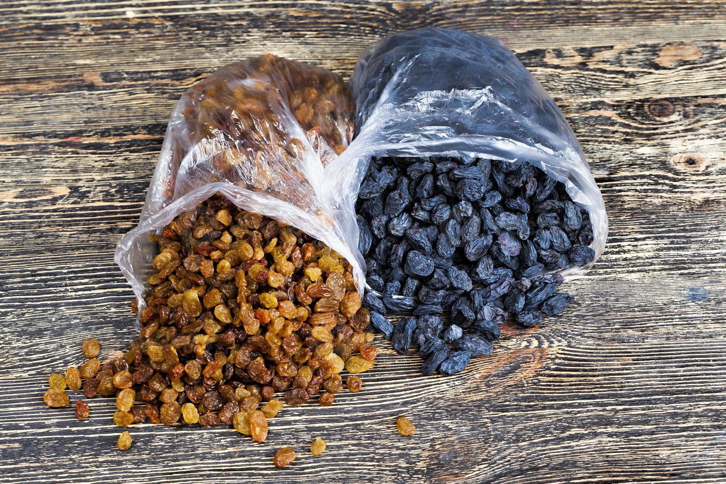 raisins made from grapes 9414750 Stock Photo at Vecteezy
