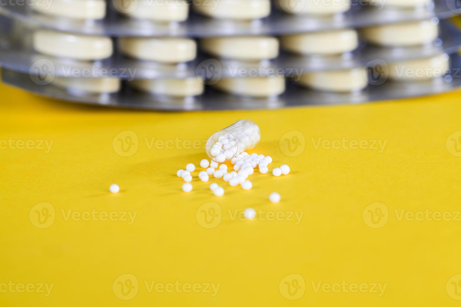 antiviral or antibacterial medicine 9417608 Stock Photo at Vecteezy