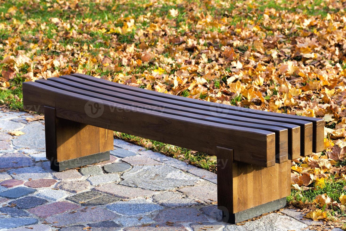 wooden bench, close up photo