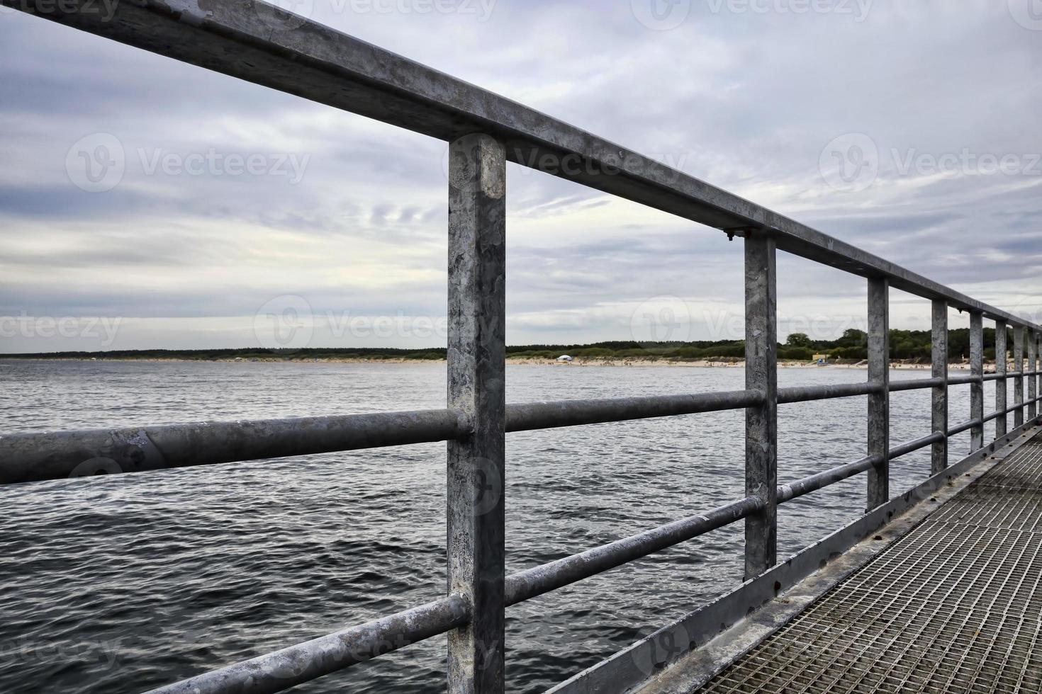 muelle en el mar foto