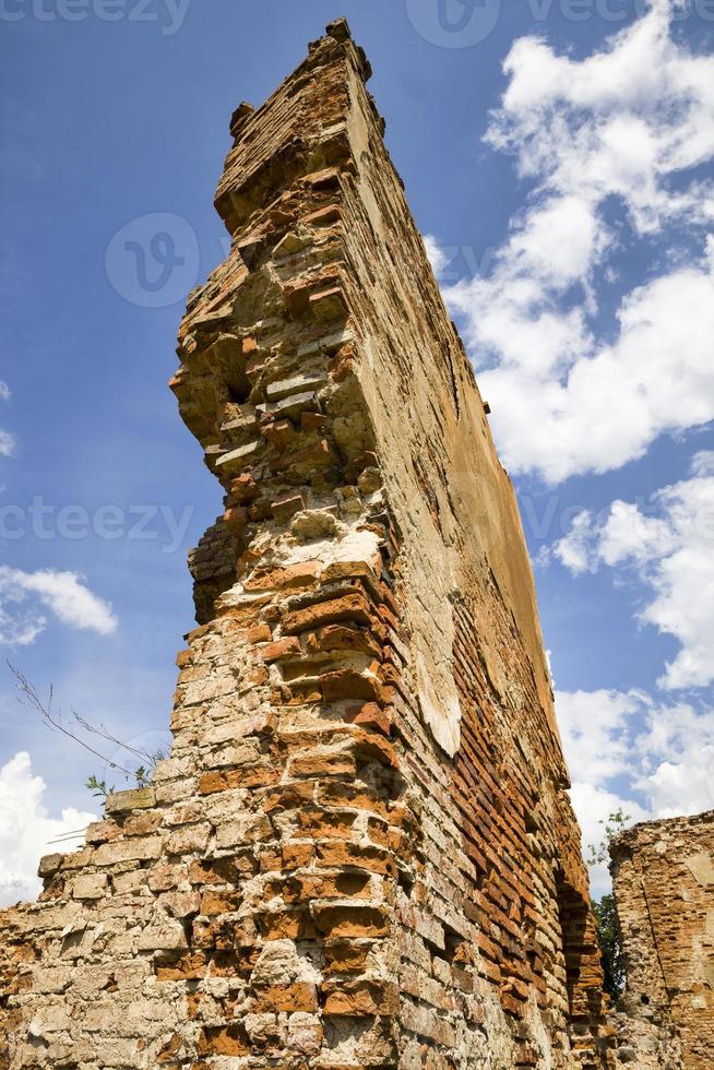 ruined castle wall photo