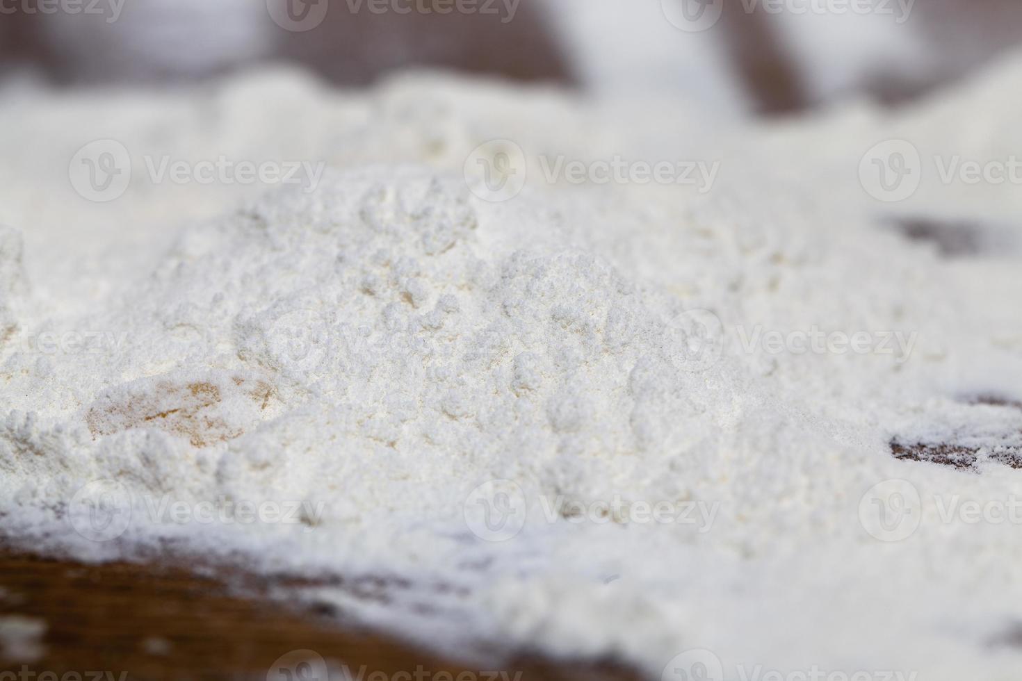 flour in a heap photo