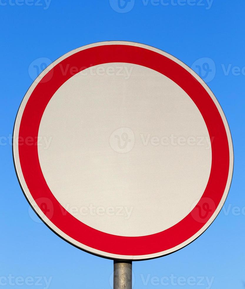 traffic sign prohibiting movement photo