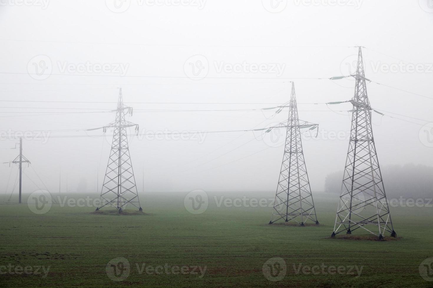 postes de alta tensión foto