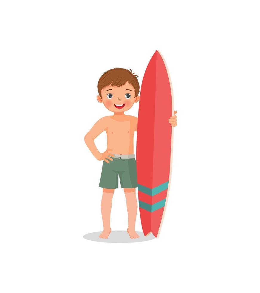 lindo niño surfista sosteniendo tabla de surf agitando la mano en vacaciones de verano vector