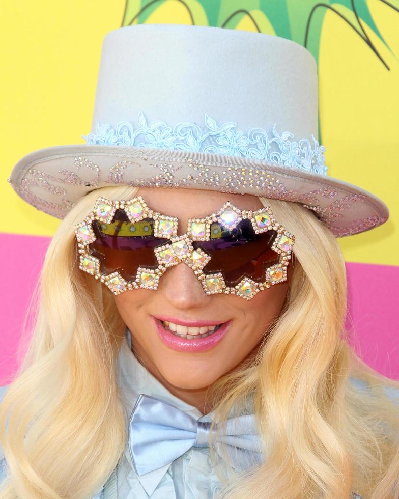 LOS ANGELES, MAR 23 -  Ke ha arrives at Nickelodeon s 26th Annual Kids  Choice Awards at the USC Galen Center on March 23, 2013 in Los Angeles, CA photo