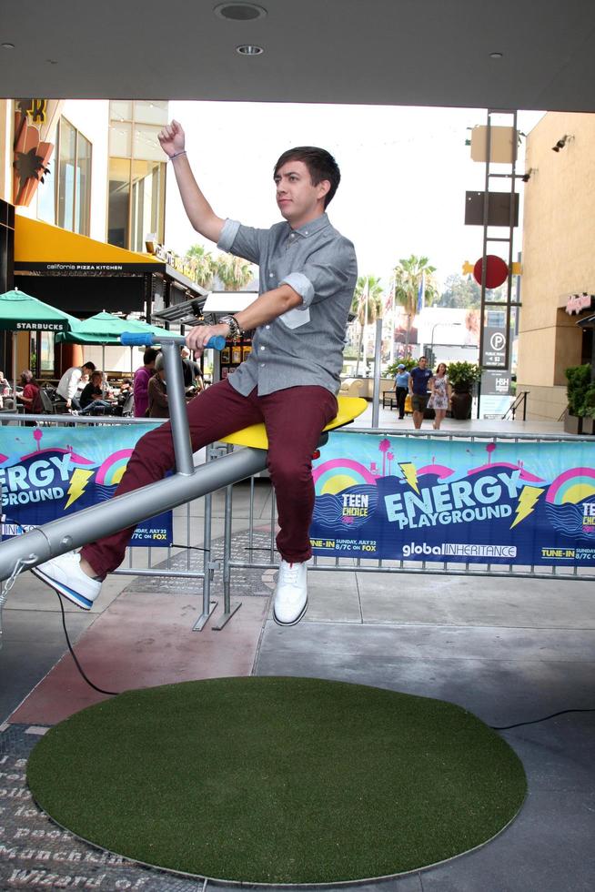 los angeles, 16 de julio - kevin mchale kevin mchale en el segundo parque anual de energía fox and teen choice en hollywood y highland court el 16 de julio de 2012 en los angeles, ca foto