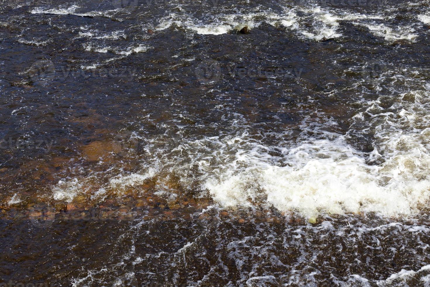 agua en el río foto