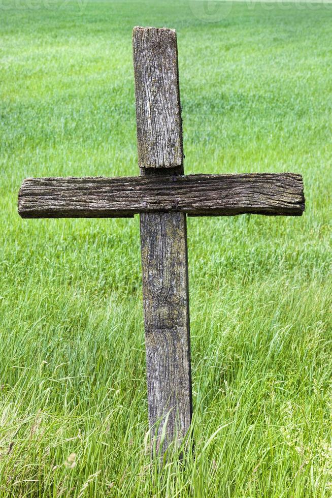 Cerca de cruces religiosas foto