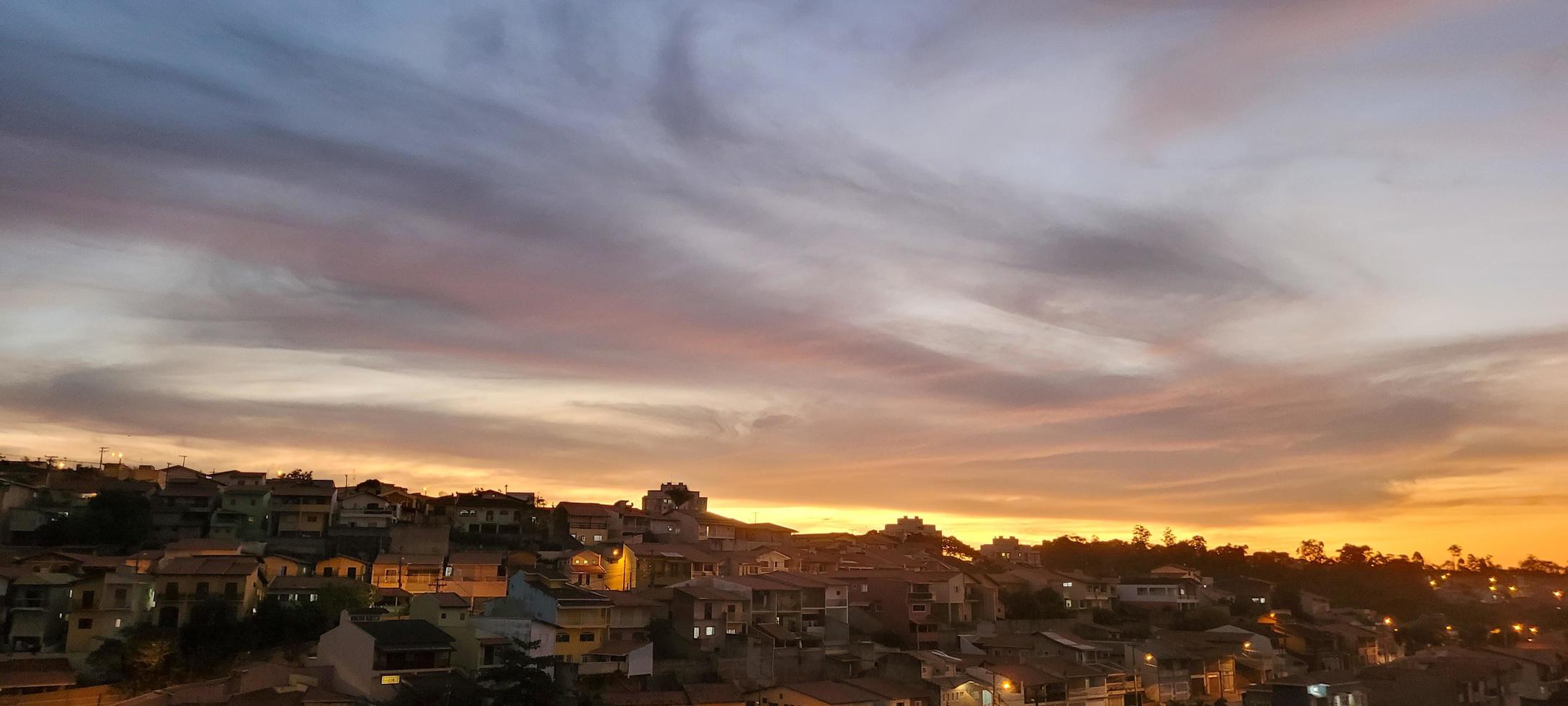 fondo de puesta de sol en la tarde en brasil foto