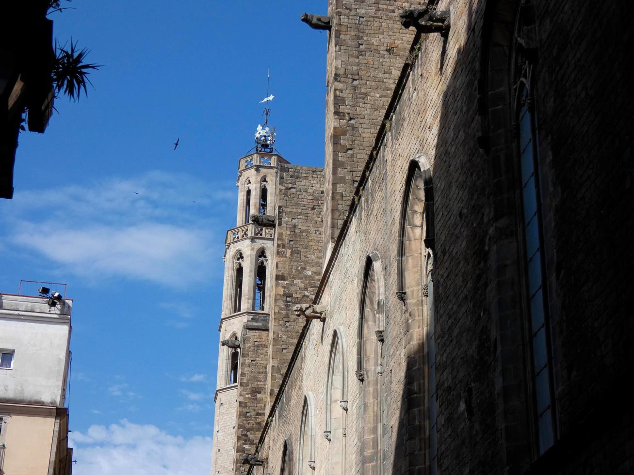 detalles del edificio religioso, iglesia de santa maria del mar en el barrio del born de barcelona. foto