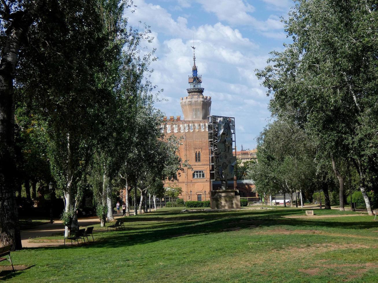 parque o jardines de la ciudadela en la ciudad de barcelona foto