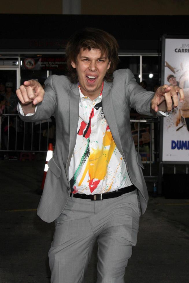 los angeles, 3 de noviembre - matthew cardarople at the dumb and dumber to premiere in the village theater el 3 de noviembre de 2014 en los angeles, ca foto