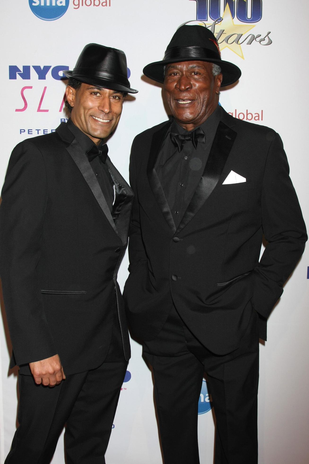 LOS ANGELES, FEB 22 John Amos, son at the Night of 100 Stars Oscar