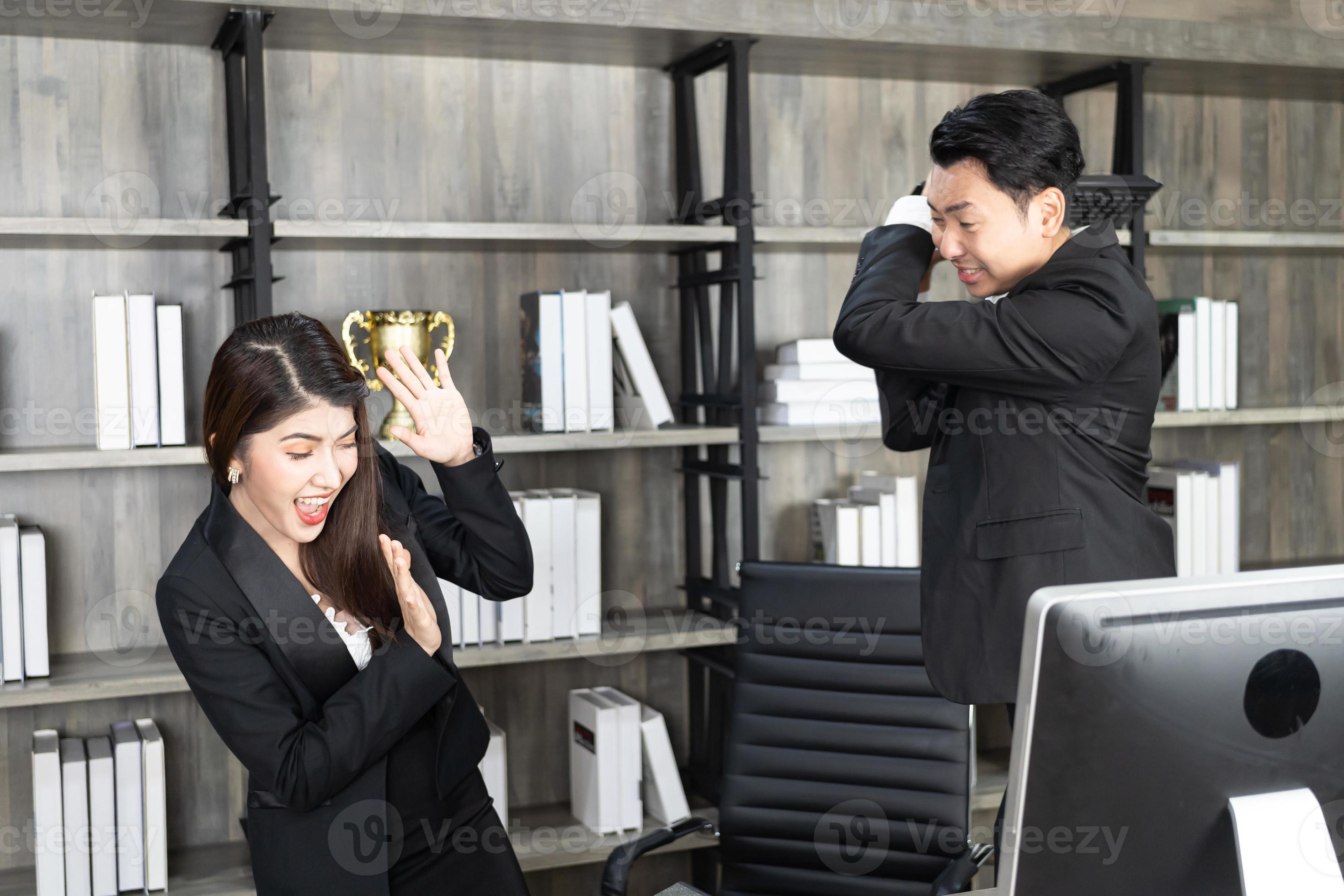 Emotional fighting in office. Workplace conflict. Angry boss. Man as a boss in the office is violent a as an employee 9501187 Photo at Vecteezy