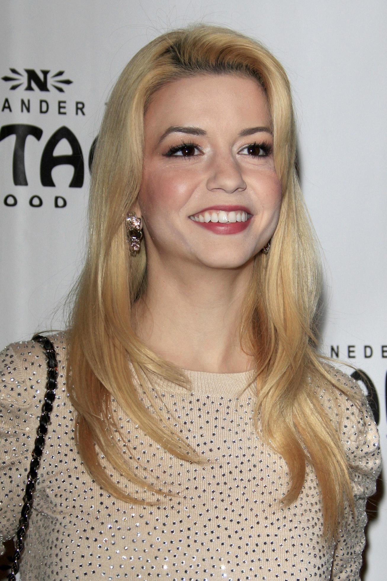 LOS ANGELES, JAN 15 - Masiela Lusha arrives at the opening night of