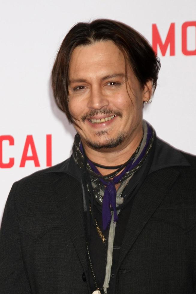 los angeles, 21 de enero - johnny depp en el estreno de mortdecai la en un teatro chino tcl el 21 de enero de 2015 en los angeles, ca foto