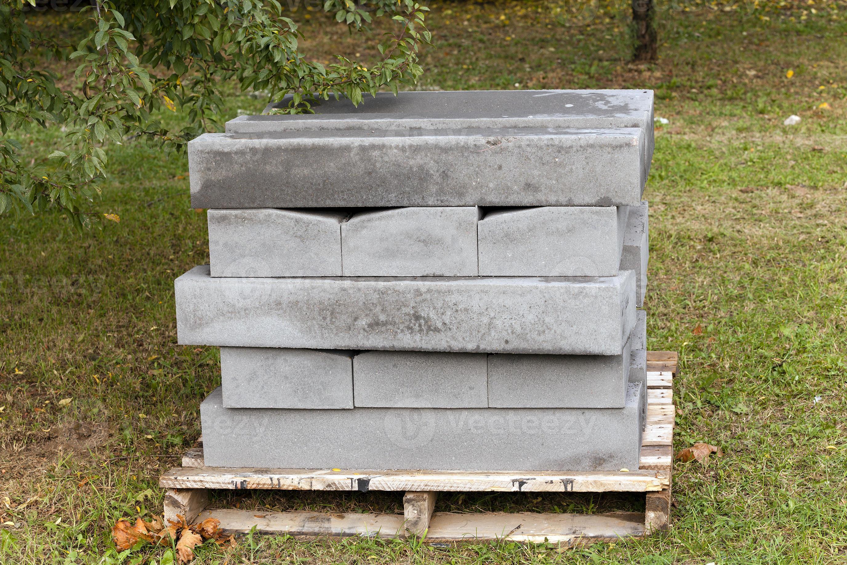 paving slabs on a pallet 9508809 Stock Photo at Vecteezy