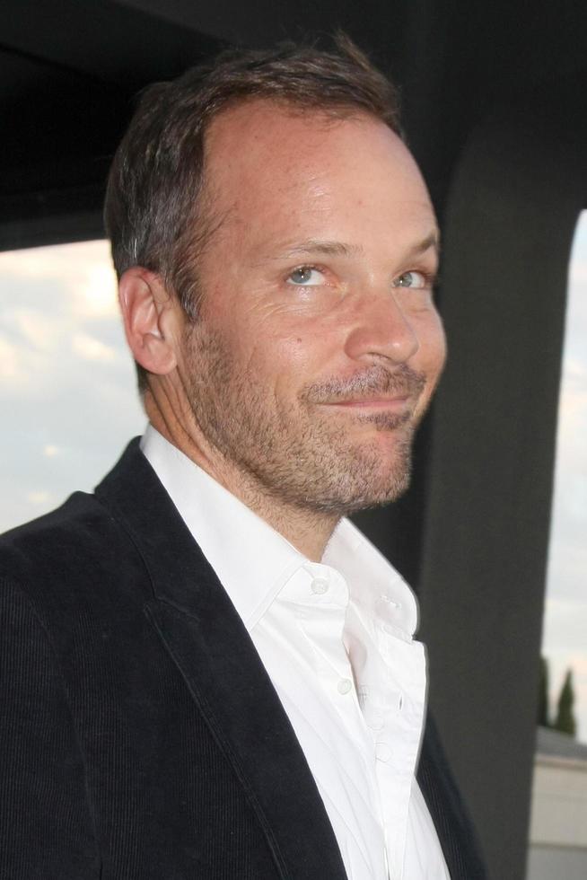 los angeles, 8 de septiembre - peter sarsgaard en el estreno del sacrificio de peón en el teatro del gremio de escritores el 8 de septiembre de 2015 en beverly hills, ca foto