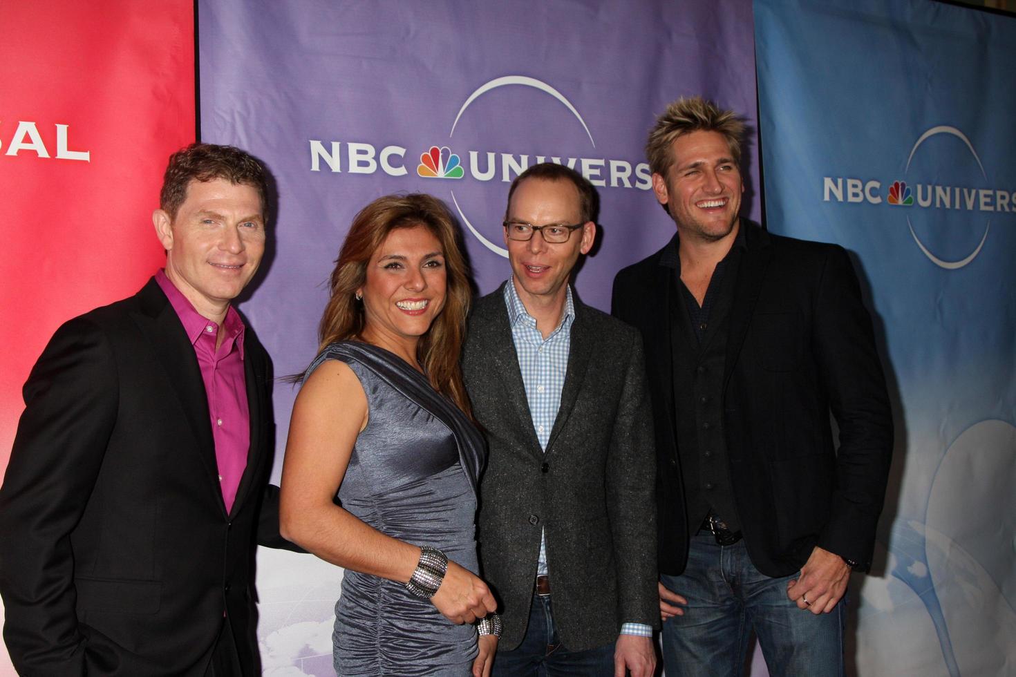 los angeles, 13 de enero - bobby flay, lorena garcia, steve ellis, curtis stone llega a la fiesta de invierno 2011 de nbc tca en el hotel langham huntington el 13 de enero de 2010 en westwood, ca foto