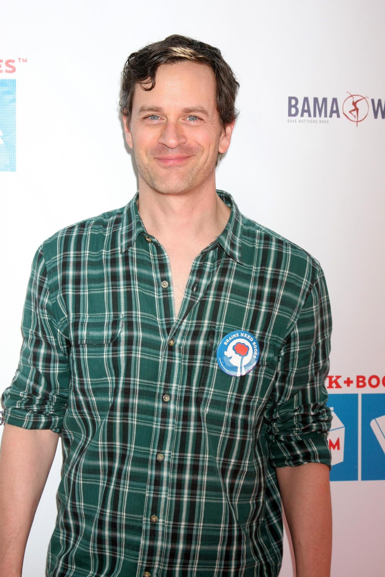 LOS ANGELES, FEB 19 - Tom Everett Scott at the Milk Bookies Sixth