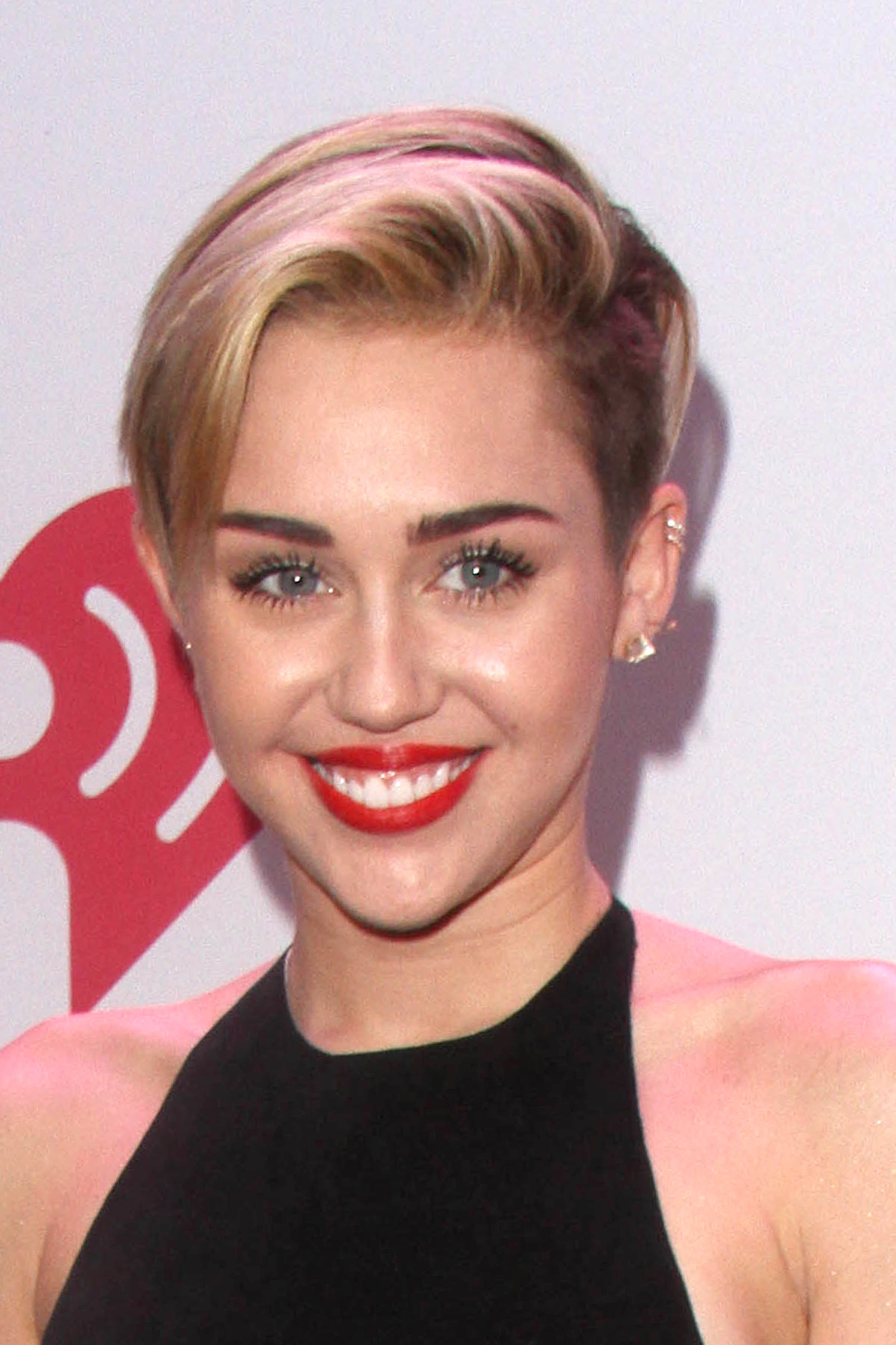 Miley Cyrus Imágenes, Fotos y Fondos de pantalla para Descargar Gratis