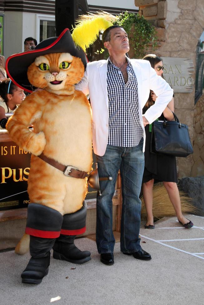 LOS ANGELES, OCT 23 - Antonio Banderas arriving at the Puss In Boots Premiere at the Regency Village Theater on October 23, 2011 in Westwood, CA photo