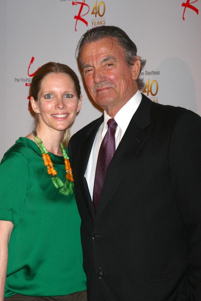 los angeles, 26 de marzo - lauralee bell, eric braeden asiste al 40 aniversario de la celebración de los jóvenes y los inquietos en cbs television city el 26 de marzo de 2013 en los angeles, ca foto