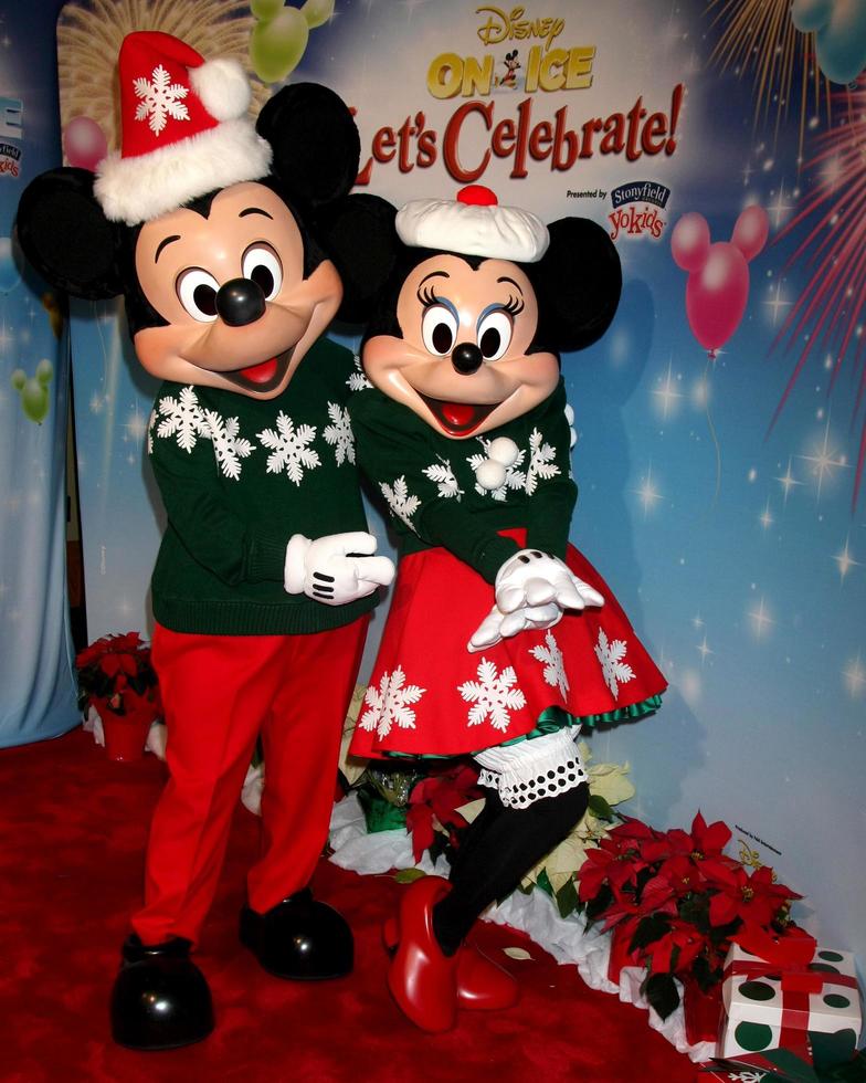 LOS ANGELES, DEC 11 - Mickey Mouse, Minnie Mouse at the Disney on Ice Red Carpet Reception at the Staples Center on December 11, 2014 in Los Angeles, CA photo