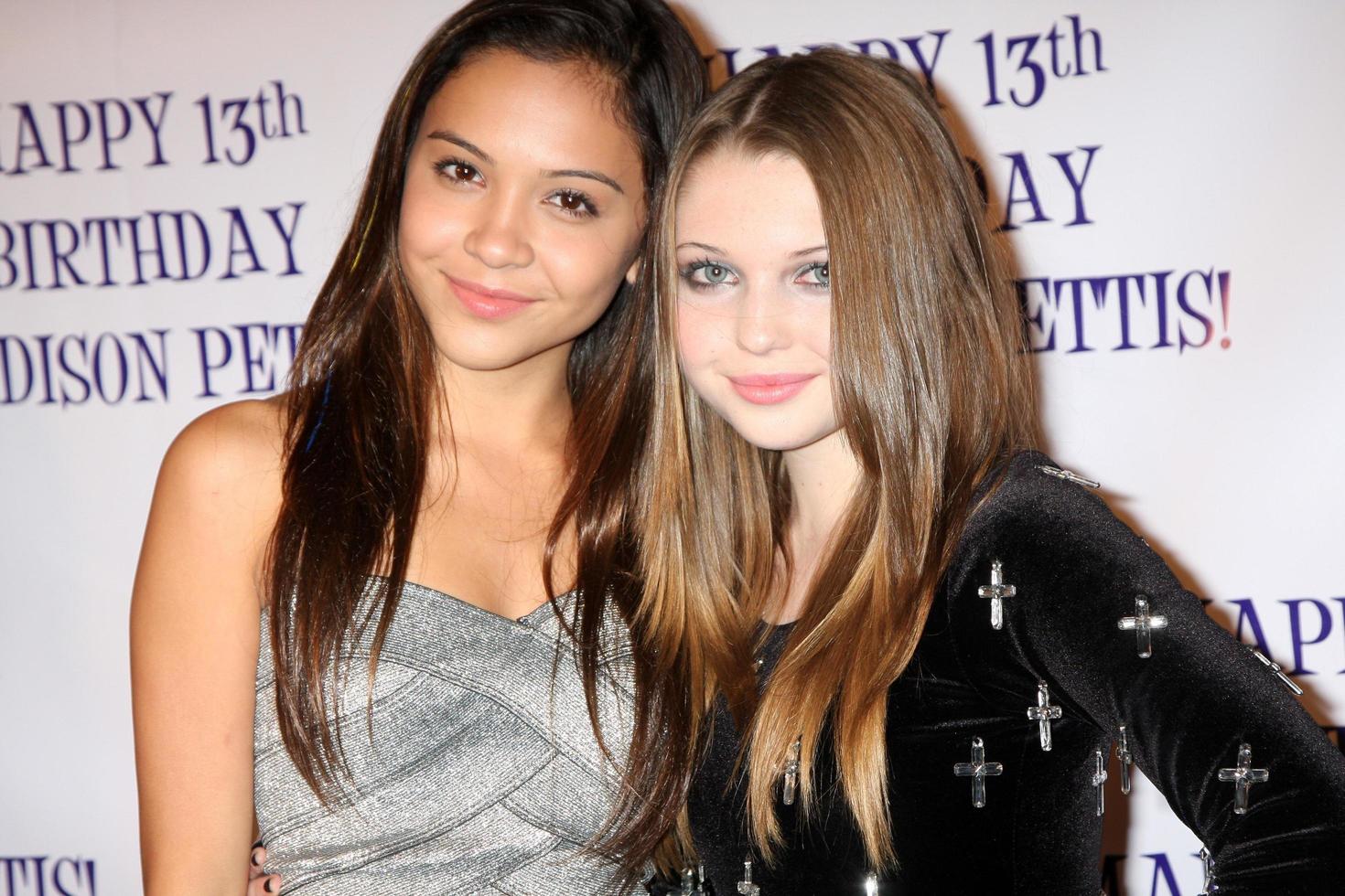 LOS ANGELES, JUL 31 - Stella Hudgens, Sammi Hanratty arriving at the13th Birthday Party for Madison Pettis at Eden on July 31, 2011 in Los Angeles, CA photo