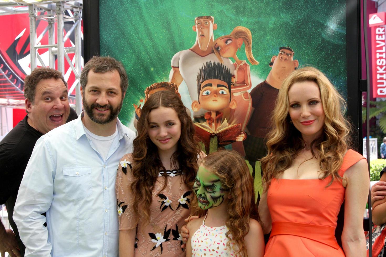 LOS ANGELES, AUG 5 - Jeff Garlin PHOTOBOMB with Judd Apatow, Maude Apatow, Iris Apatow, Leslie Mann arrives at the ParaNorman Premiere at Universal CityWalk on August 5, 2012 in Universal City, CA photo