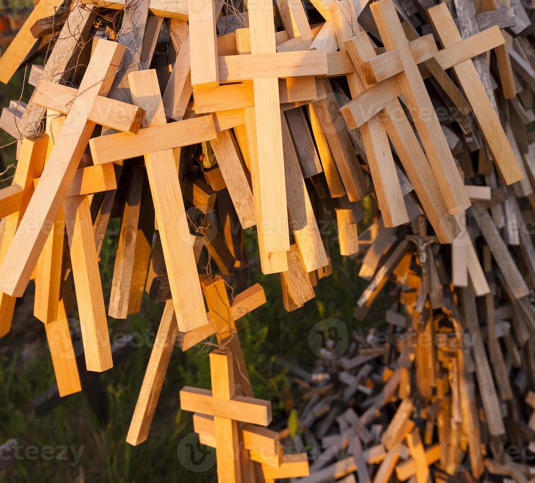 cruces de madera. cristiandad foto