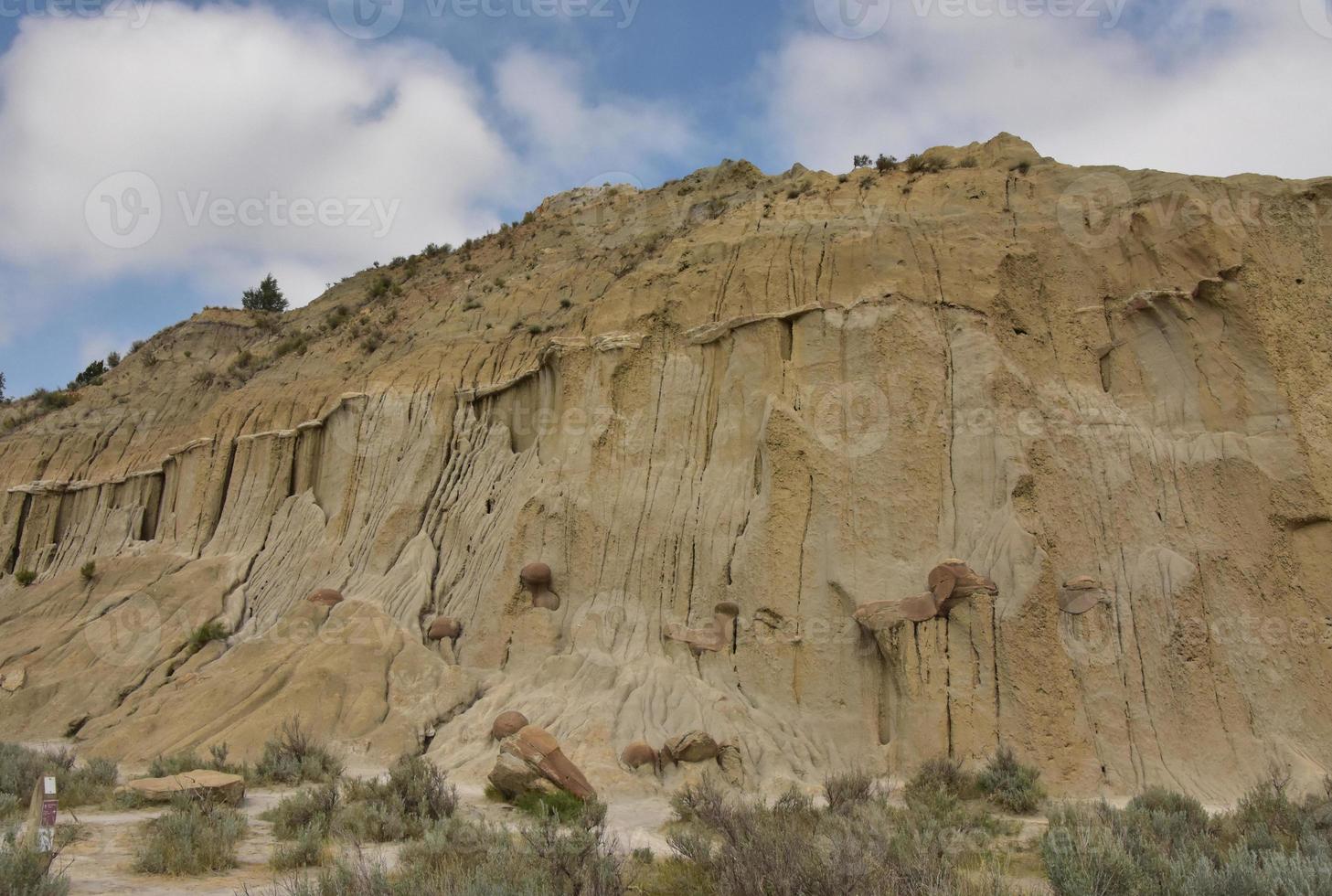 concreciones de balas de cañón en el parque nacional theodore roosevelt foto