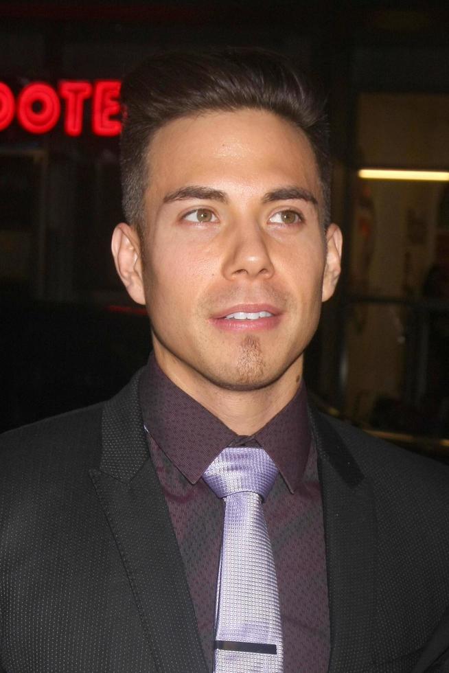 los angeles, 20 de enero - apolo anton ohno en el estreno de manny los angeles en un teatro chino tcl el 20 de enero de 2015 en los angeles, ca foto