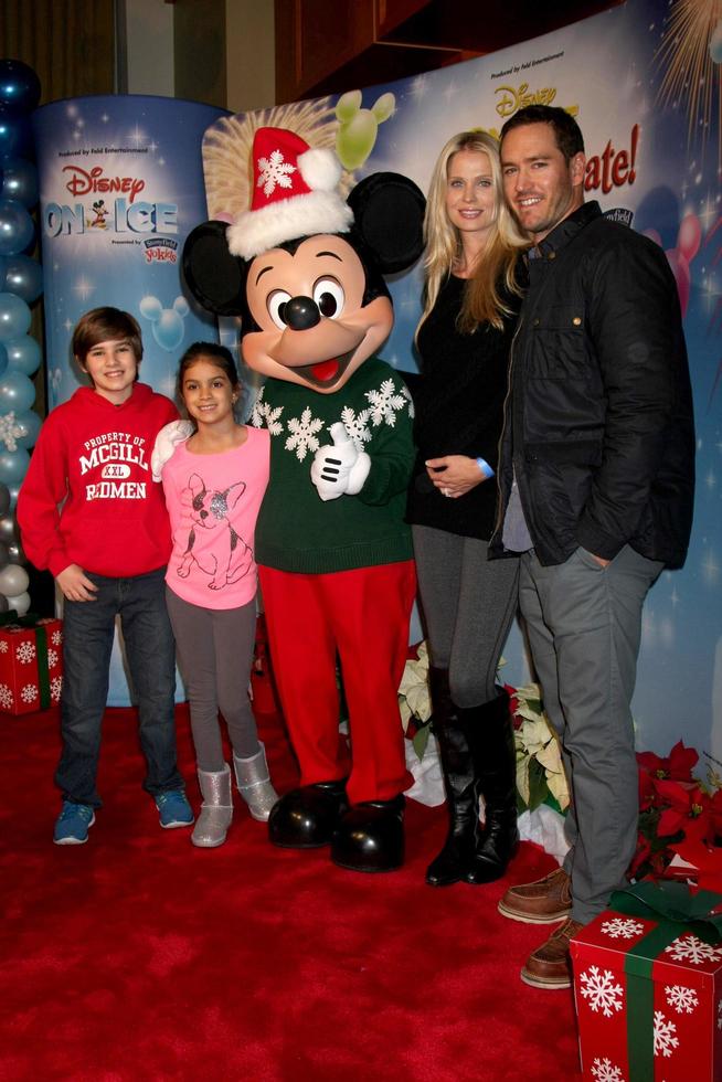 LOS ANGELES, DEC 11 - Mark-Paul Gosselaar, Catriona Gossellaar, children Dekker, Michael, Ava at the Disney on Ice Red Carpet Reception at the Staples Center on December 11, 2014 in Los Angeles, CA photo