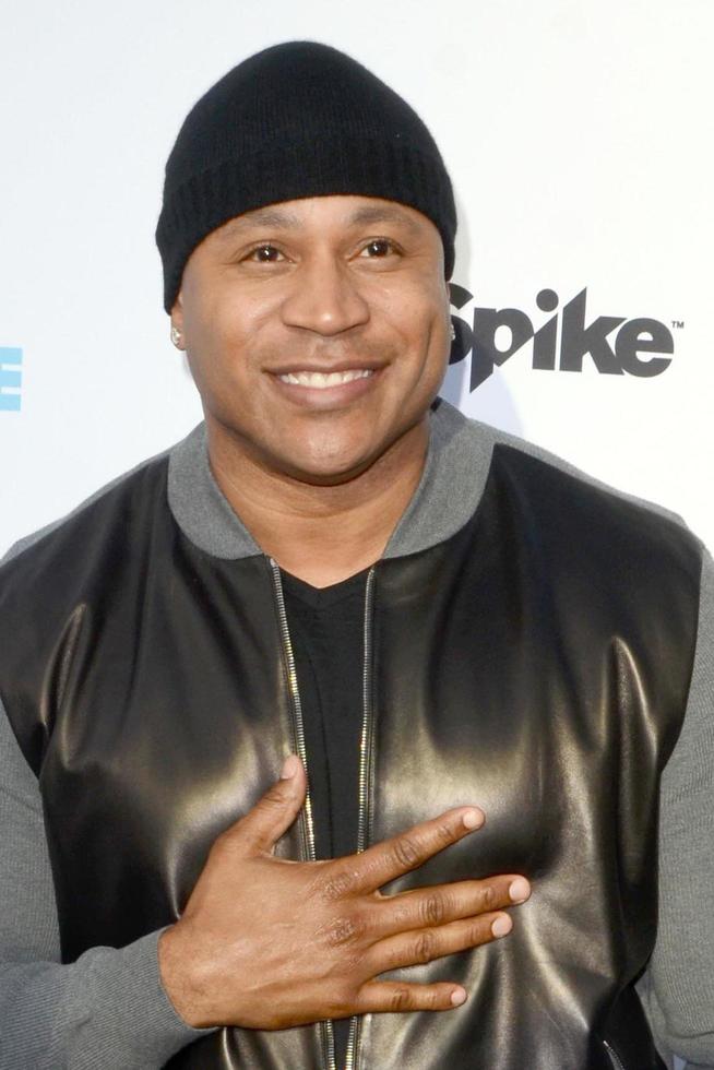 los angeles, jun 14 - ll cool j, james todd smith en el evento fyc de batalla de sincronización de labios en el saban media center el 14 de junio de 2016 en north hollywood, ca foto