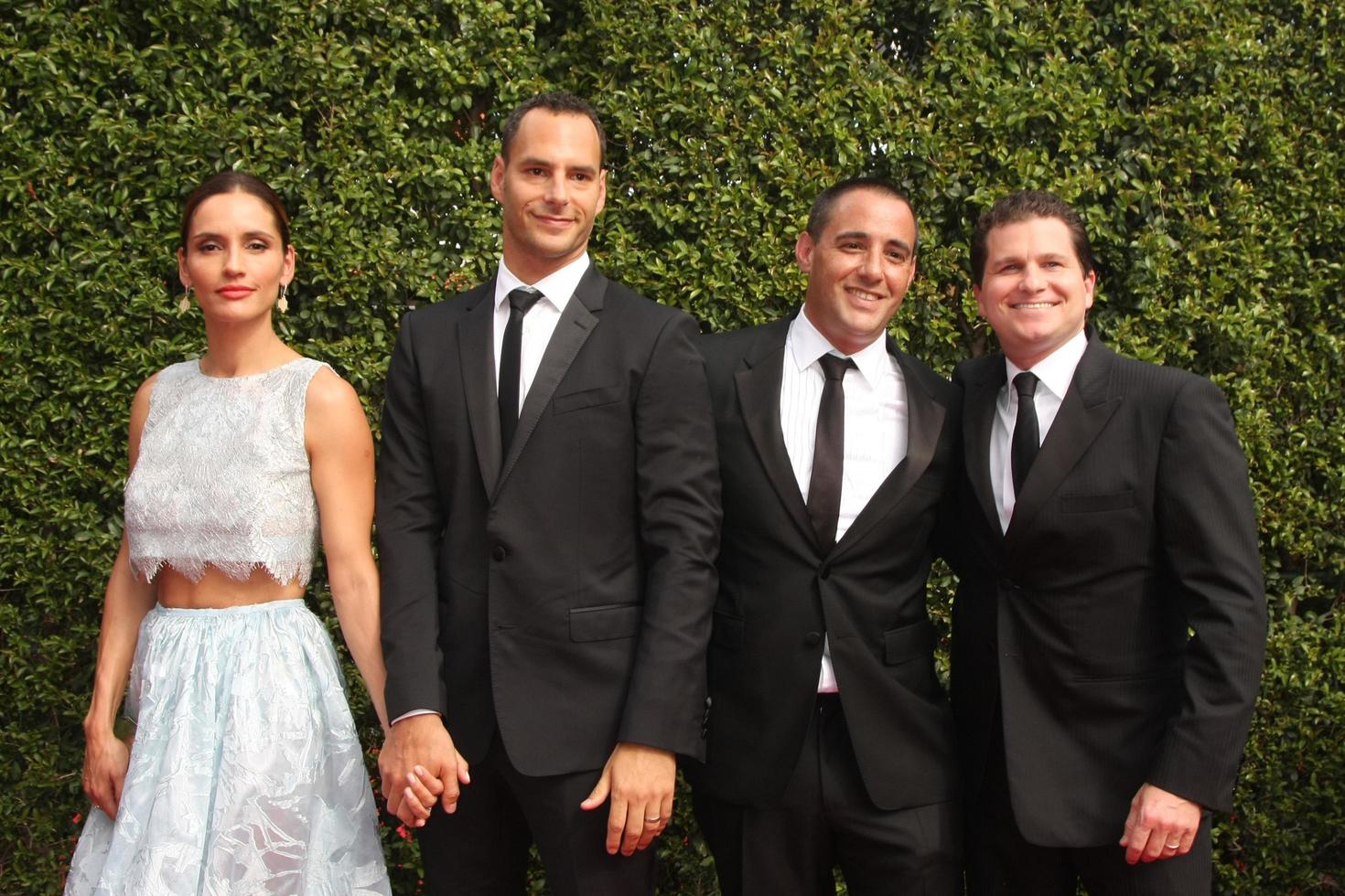 vlos angeles, 12 de septiembre - leonor varela, lucas akoskin en la llegada de los premios emmy creativos en horario estelar en el microsoft theater el 12 de septiembre de 2015 en los angeles, ca foto