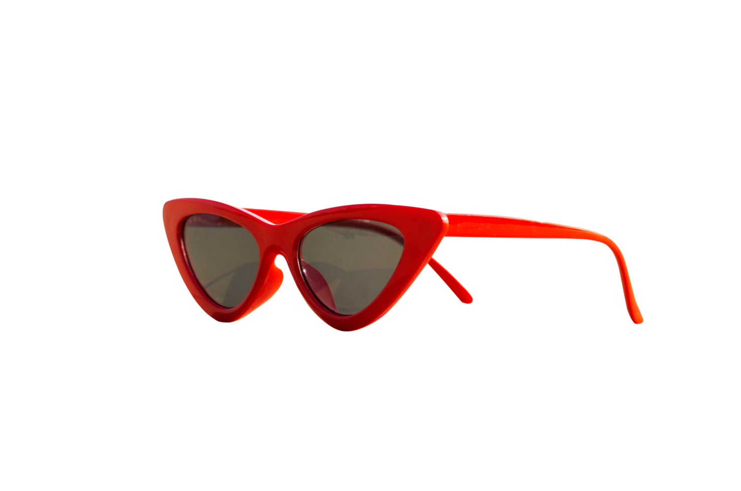 lunettes de soleil de mode sur le sable belle plage d'été sur un fond transparent png