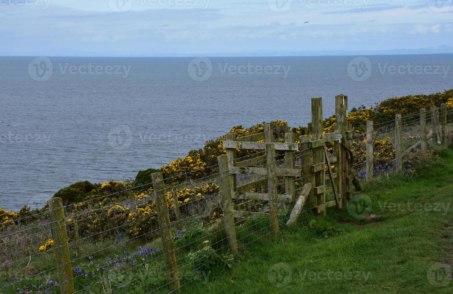 vistas al mar irlandés en st bees inglaterra foto