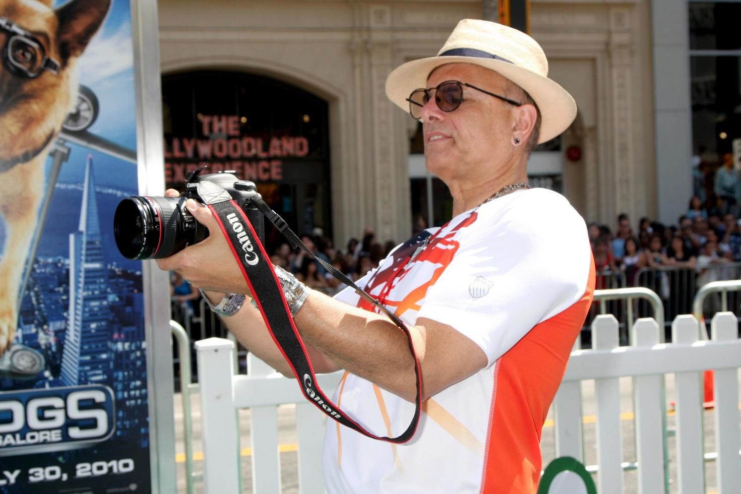 LOS ANGELES, JUL 25 - Joe Pantoliano arrives at the Cats and Dogs - The Revenge of Kitty Galore Los Angeles Premiere at Graumans Chinese Theater on July25, 2010 in Los Angeles, CA photo