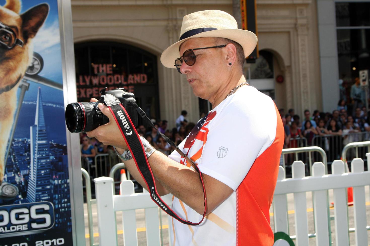 LOS ANGELES, JUL 25 - Joe Pantoliano arrives at the Cats and Dogs - The Revenge of Kitty Galore Los Angeles Premiere at Graumans Chinese Theater on July25, 2010 in Los Angeles, CA photo