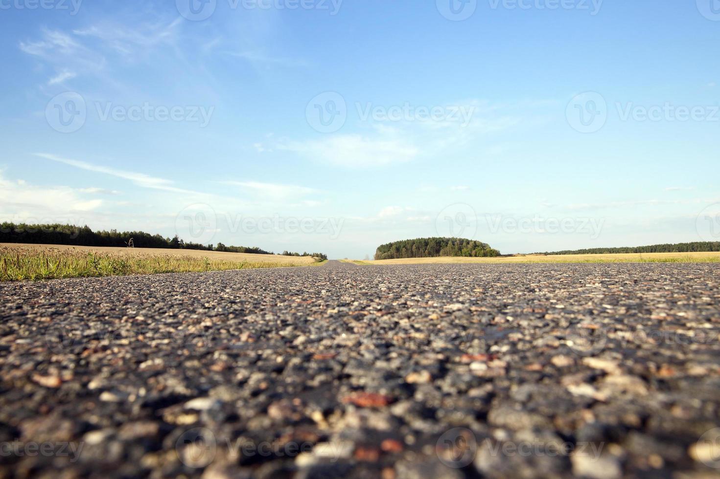 camino pavimentado abajo foto