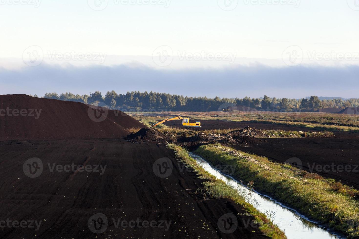 extraction of peat photo