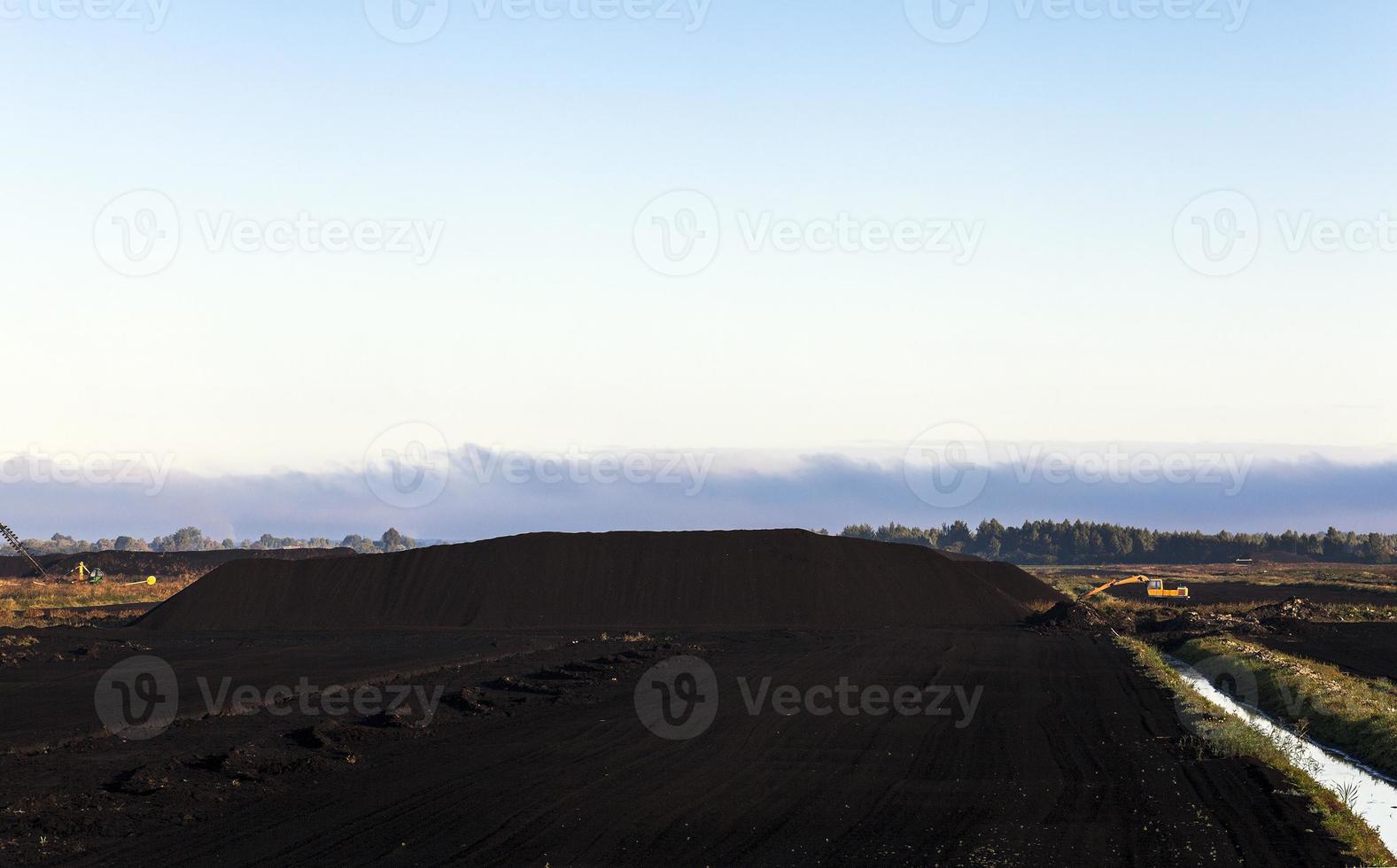 extraction of peat photo