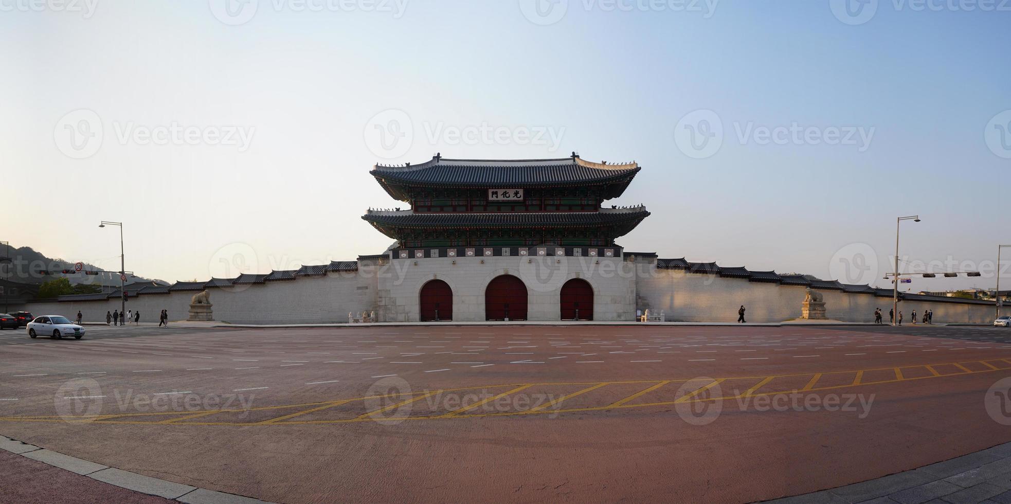 Gwanghwamun Gate the main gate of Gyeongbok Palace It was built in the 4th year of King Taejo's reign 1395 photo