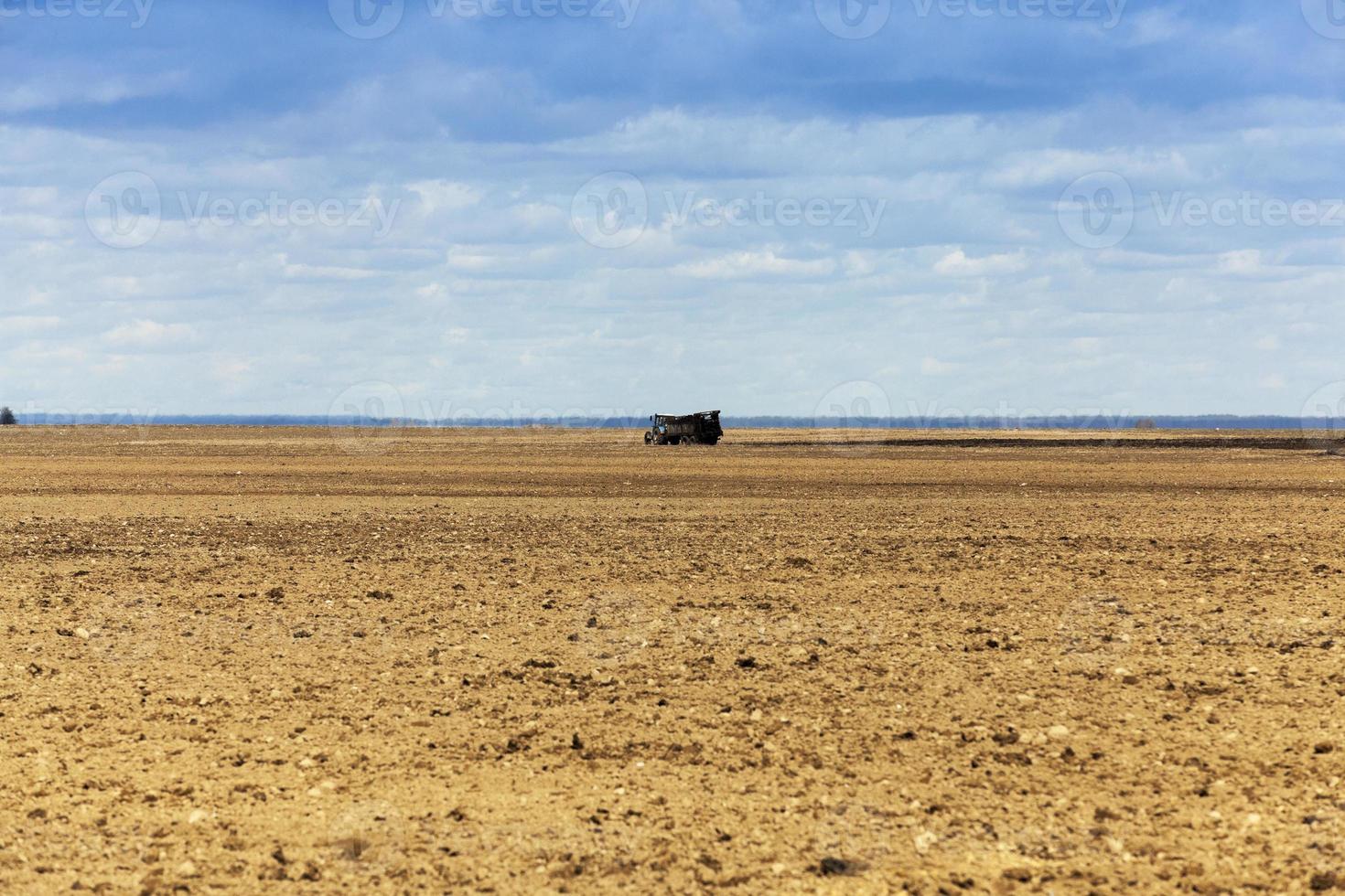 fertilización de tierras agrícolas foto