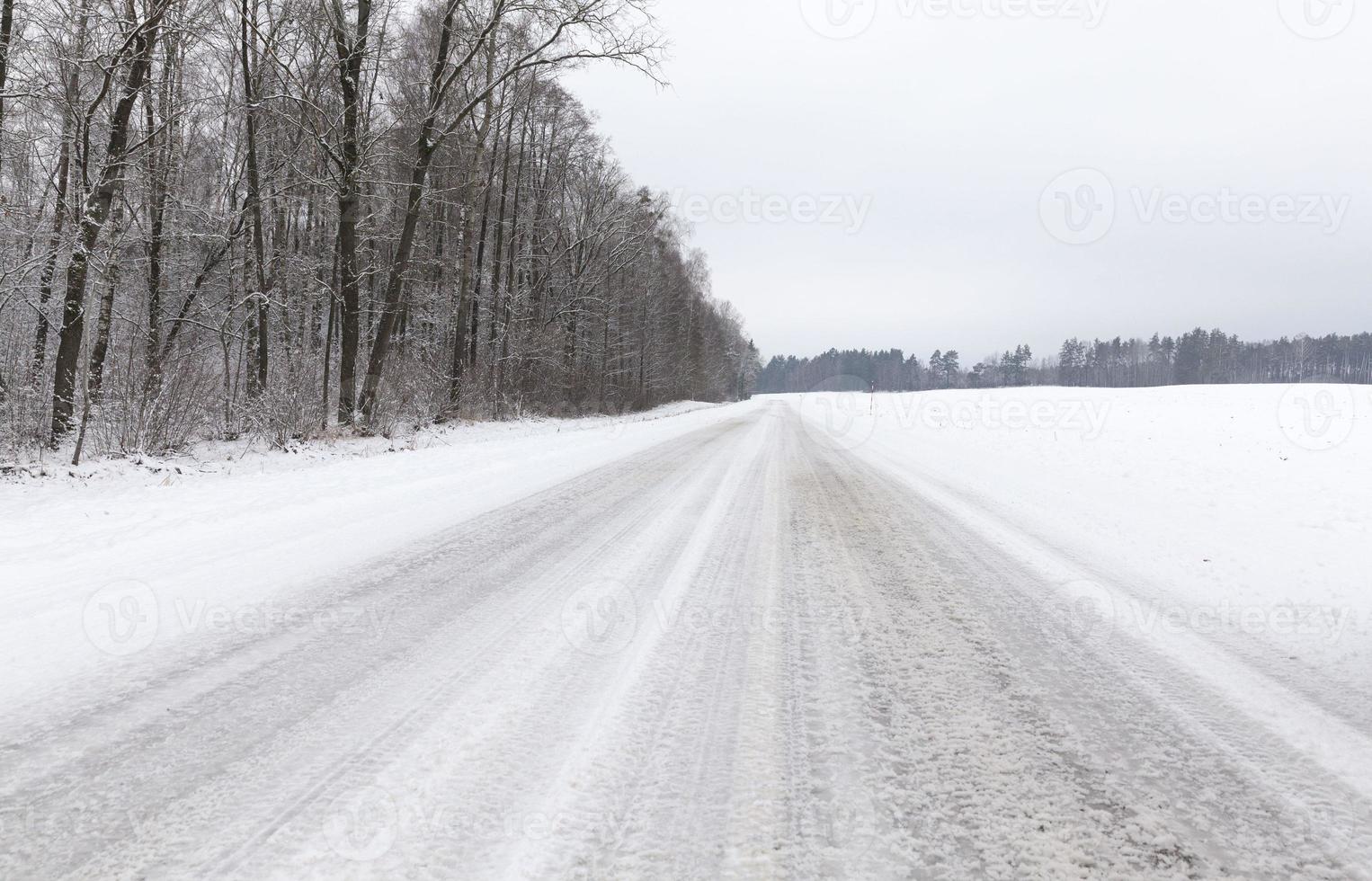 nieve en la carretera foto