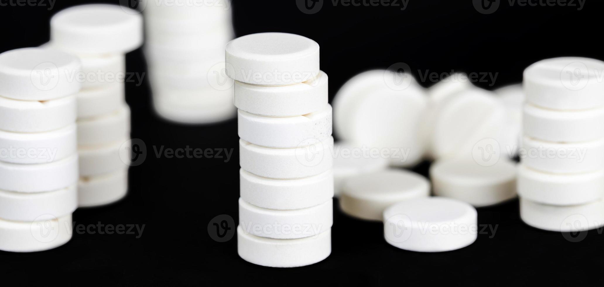 white tablets, close up photo